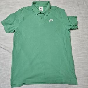 Nike Men's Green Polo Shirt